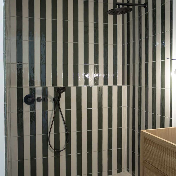 Carrelage faïence collection Costa Nova - couleur blanche - photo salle de bain mixé avec Laurel Green Carrelage faïence collection Costa Nova - couleur blanche - photo salle de bain mixé avec Laurel Green