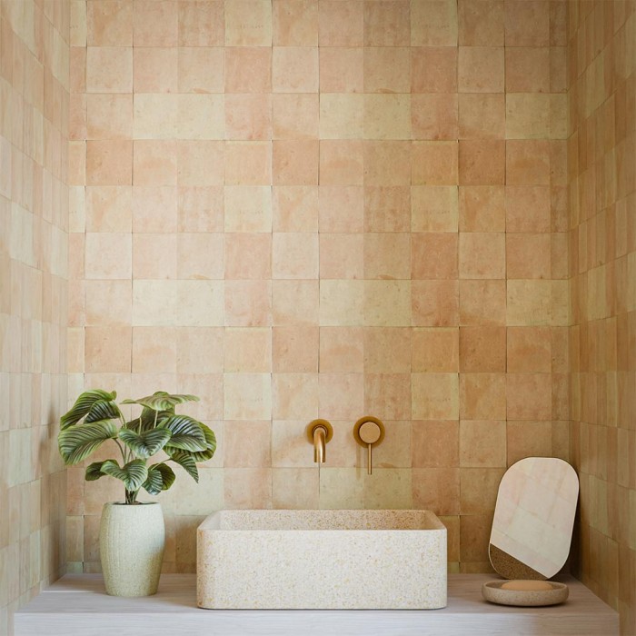 Zellige véritable fait main - couleur terracotta - 10x10 cm - photo d'ambiance salle de bain