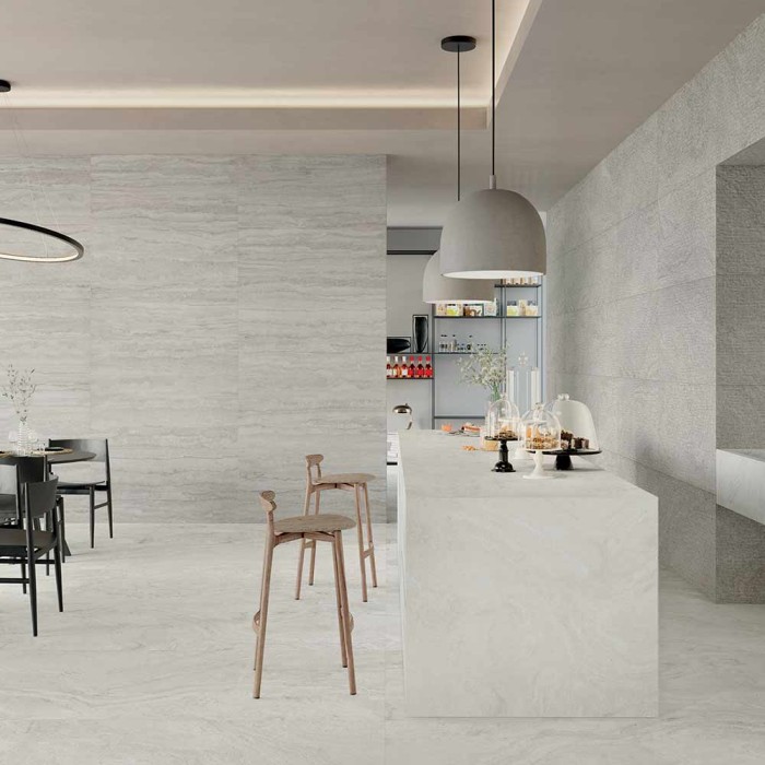 Carrelage travertin rainuré gris chevron – Unique Travertine Silver