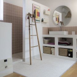 Carrelage uni rose pâle mat...