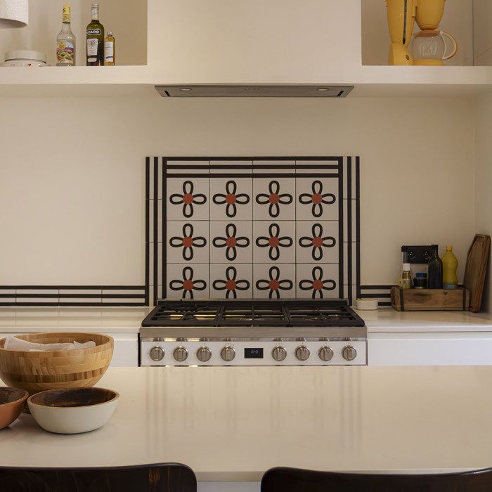 Carrelage décoratif Marghe Petals Mutina 20,5x20,5 cm motif floral pour crédence de cuisine