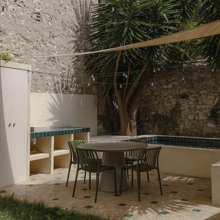 Alternance du carrelage effet zellige Roots Sand au sol avec le carrelage Roots S teal Alternance du carrelage effet zellige Roots Sand au sol avec le carrelage Roots S teal
