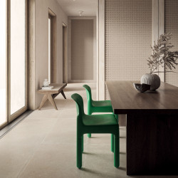 Carrelage beige effet craquelé Superclassica Craquelé au sol dans un intérieur contemporain et lumineux