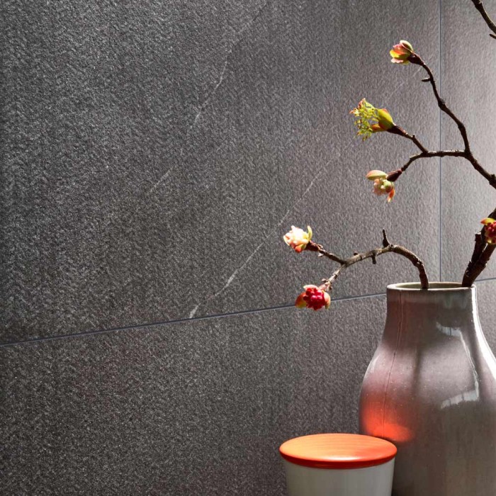 Carrelage effet pierre collection Nextone Mark - noir - photo d'ambiance salon