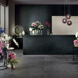 carrelage gris foncé Waterfall Gray Flow ambiance intérieure élégante sol grès cérame