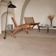 Carrelage effet pierre collection Eterna - couleur greige - photo d'ambiance salon bis