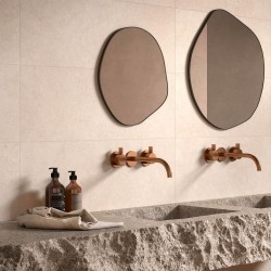 Carrelage effet pierre collection Eterna - couleur blanc crème - photo d'ambiance salle de bain