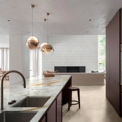 Carrelage effet pierre collection Realstone Argent - couleur ivoire - photo d'ambiance salon