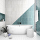 Carrelage effet zellige collection Tribeca couleur bleu ciel - salle de bain baignoire