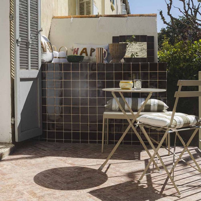 terrasse extérieure travertin rose pose chevron