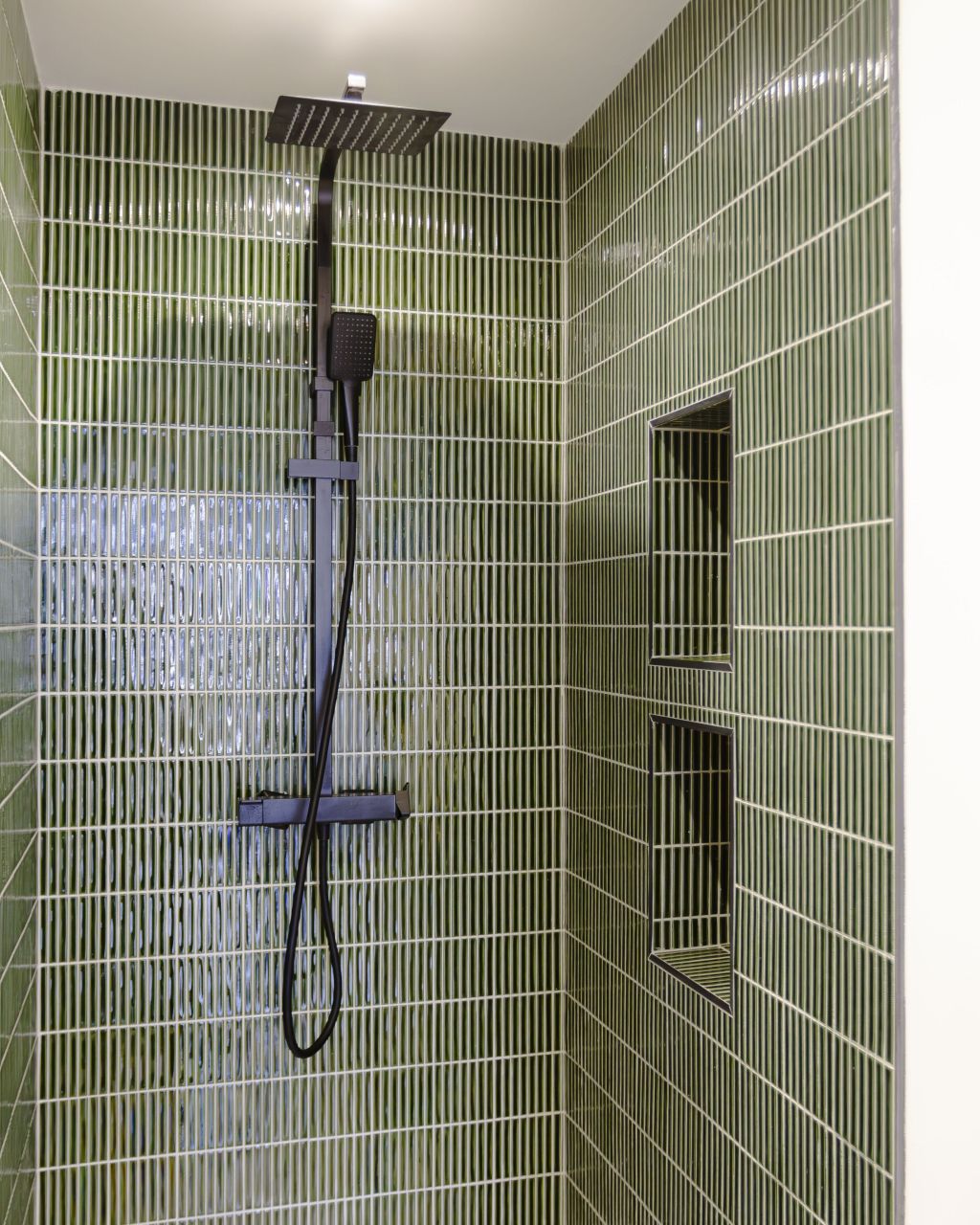 Douche intégrale kit kat vert, niches intégrées