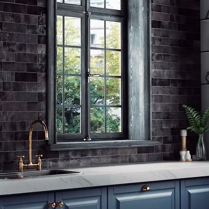 Carrelage effet zellige noir graphite