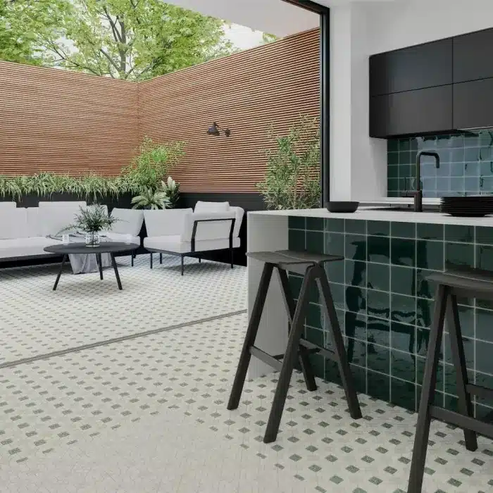 Tesserae Suit Moss : un carrelage mosaïque en grès cérame aux touches vert mousse, pour un sol de cuisine ou de terrasse à l’élégance naturelle.