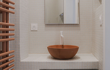 Petite salle de bain : idées de carrelage pour un effet d'espace